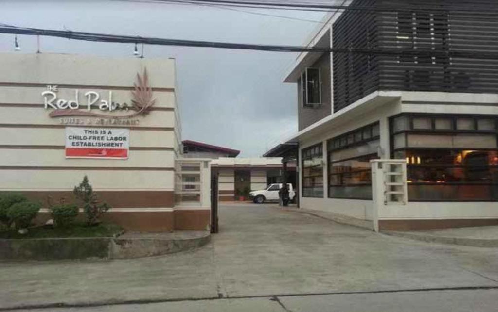 The Red Palm Suites And Restaurant Butuan City ภายนอก รูปภาพ